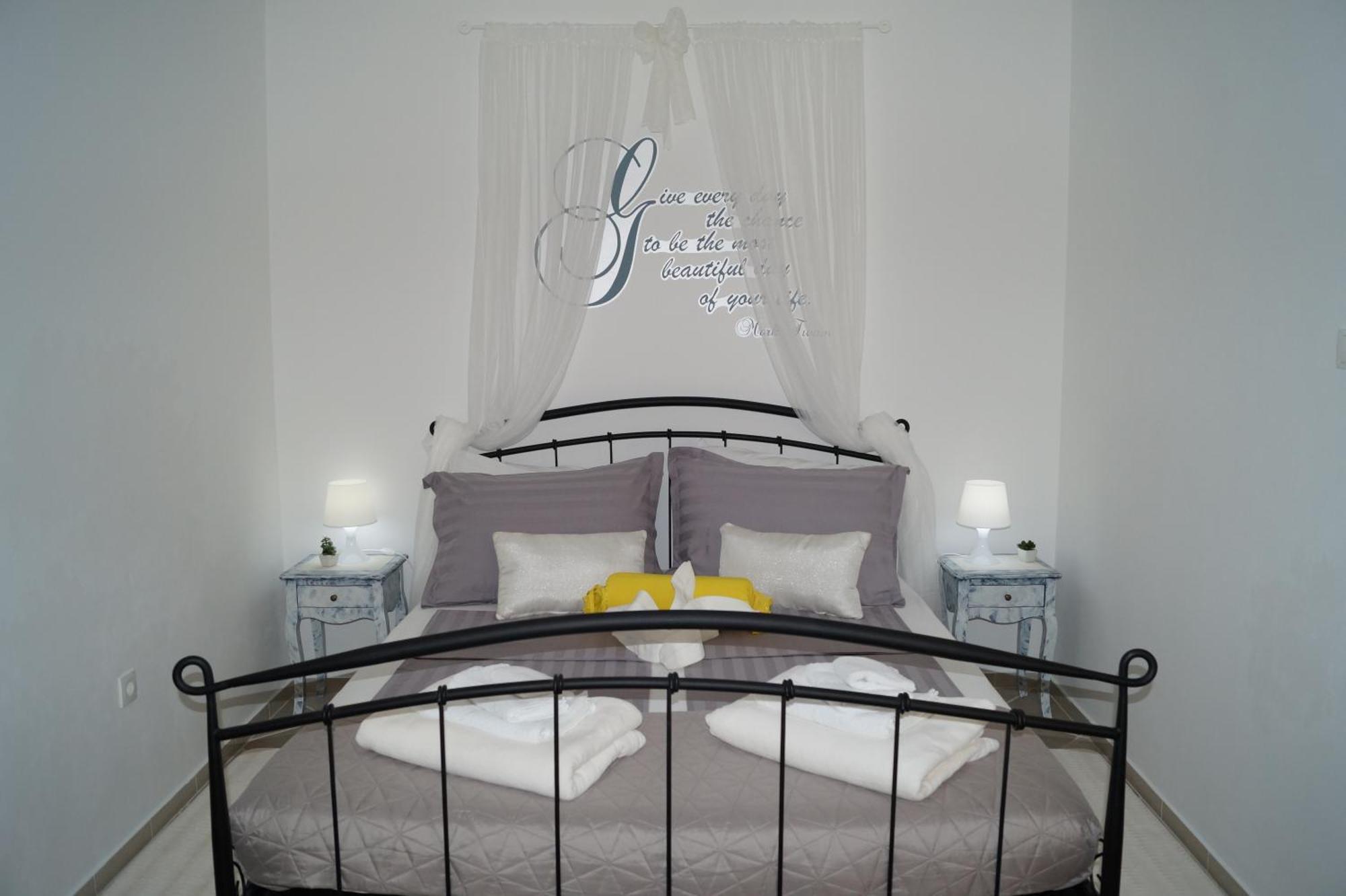 Amd Infinity Suites Split Bagian luar foto